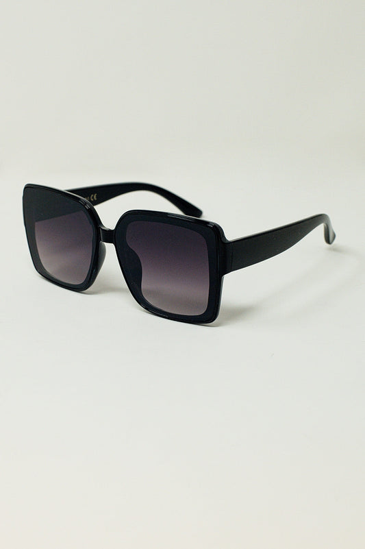 Oversized Cat Eye Sunglasess in Black