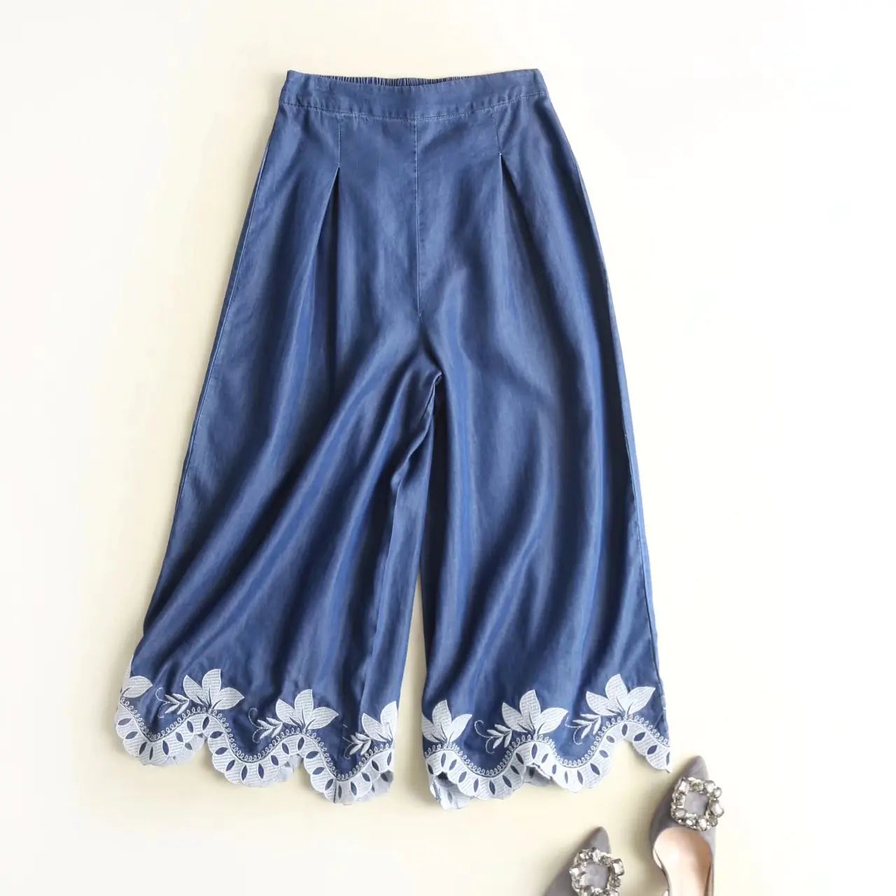 Embroidered Wide-Leg Jeans with Elastic Waistband